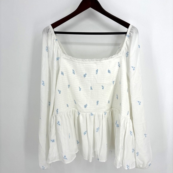 Torrid Women's Embroidered Smocked Crop Blouse Ditsy Floral White Blue 4X NICE! - Picture 2 of 9